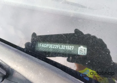 2015 Ford Focus S z USA, uszkodzony, nr VIN 1FADP3E22FL321527